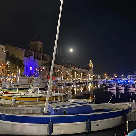 بيت ضيافة Loft Authentique 3 Stars Terrasse Vieux Port 3*